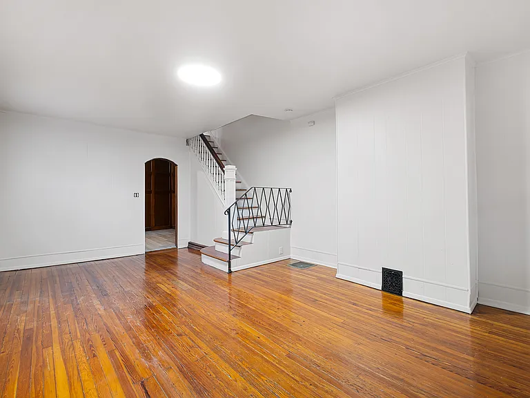 2402 N Van Buren St — Photo 3