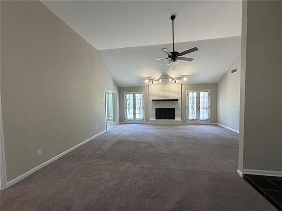 3rd image of 210 Camden St