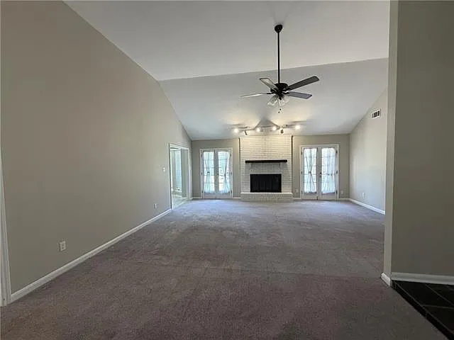 210 Camden St — Photo 3