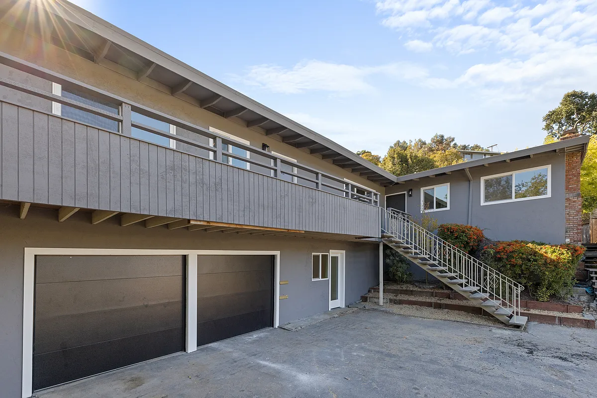 Building Photo - 40 Leafwood Cir #42