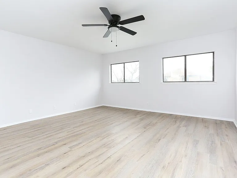 6870 Flaming Ridge Dr — Photo 26