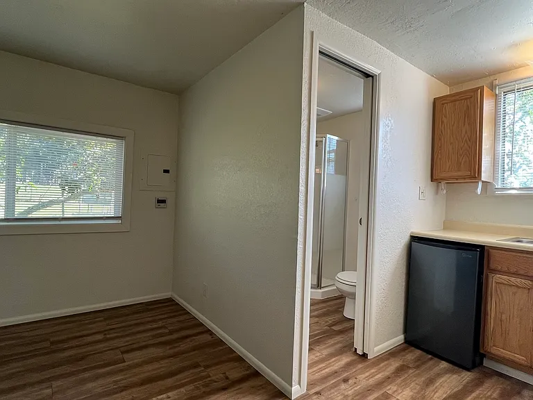 1809 Glendale Dr — Photo 14