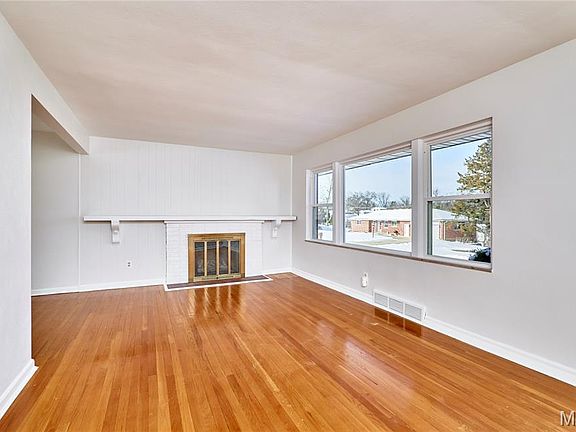 2nd image of 4650 Venarde Dr