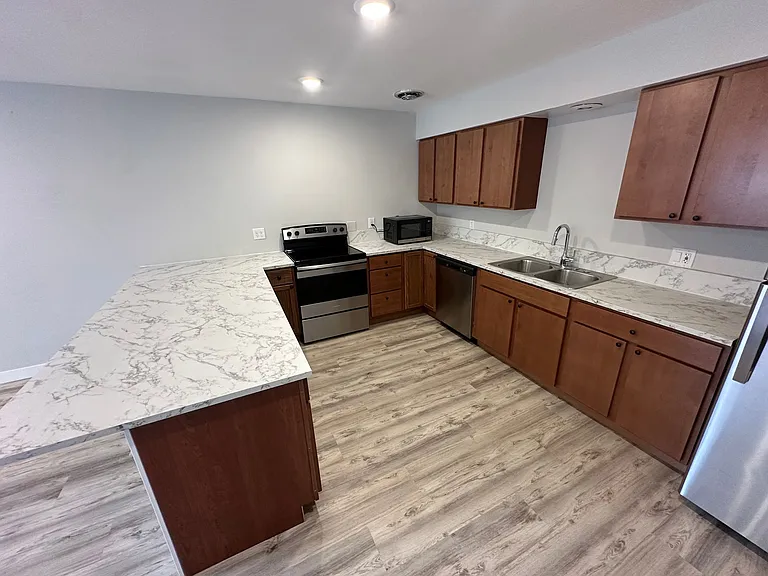 Parks Edge Apartments — Photo 11
