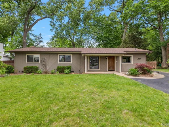 7108 Locklin, West Bloomfield, MI 48324