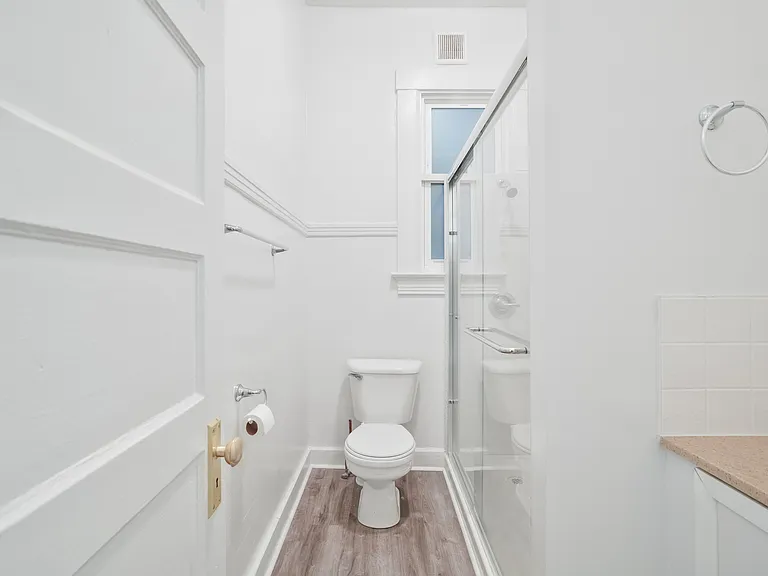 643 Oak St #5 — Photo 12