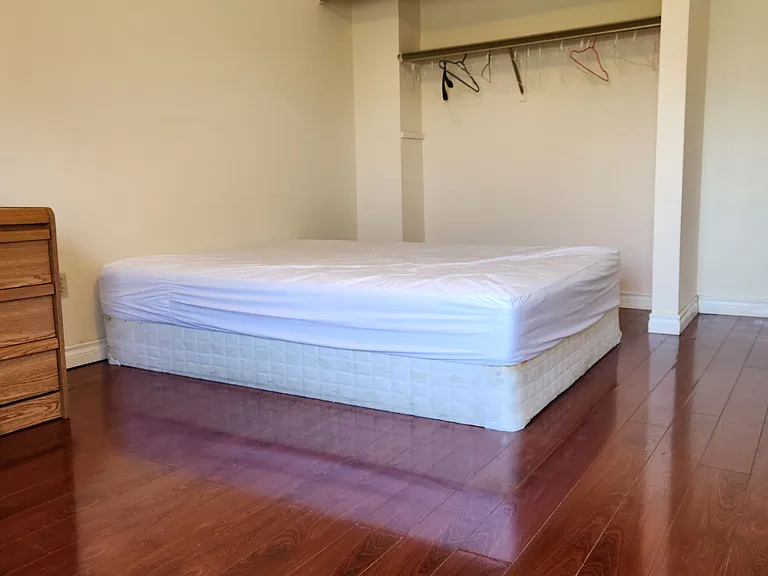 4253 Trellis Cres #UPPER — Photo 2
