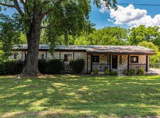 805 N 3rd St, Jarrell, TX 76537