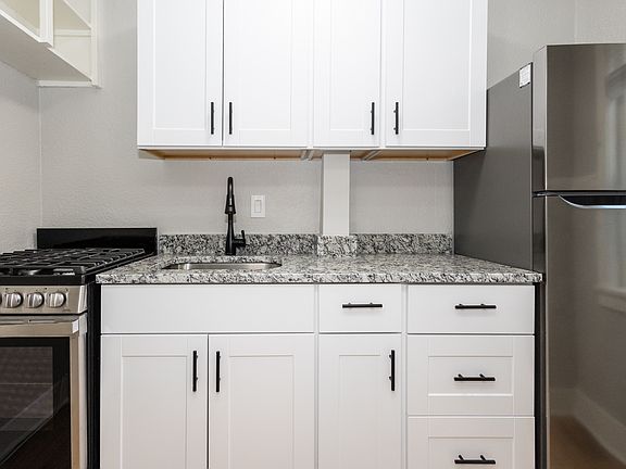 2nd image of 1630 Pennsylvania St #9