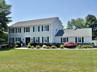6 Meadowbrook Rd, Upper Saddle River, NJ 07458