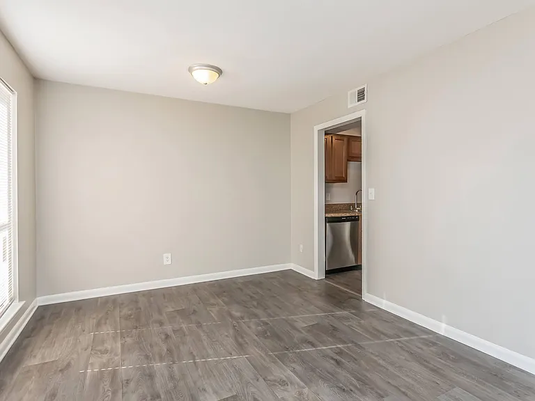 The Ridge Apartments — Photo 15
