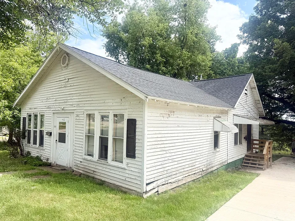 823 E I St #1