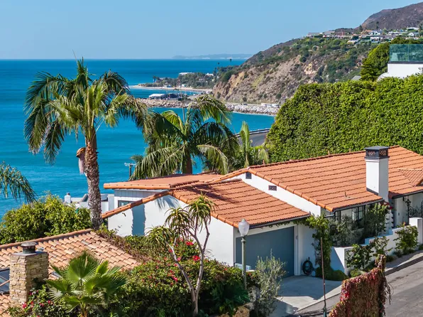 17820 Castellammare Dr, Pacific Palisades, CA 90272