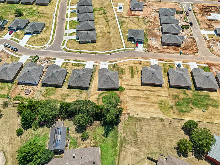 Enclave Estates — Photo 29