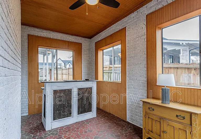 710 Augusta St — Photo 5