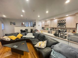 23 Fleet St #1F, Boston, MA 02113