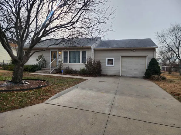 305 SW 5th St, Newton, KS 67114