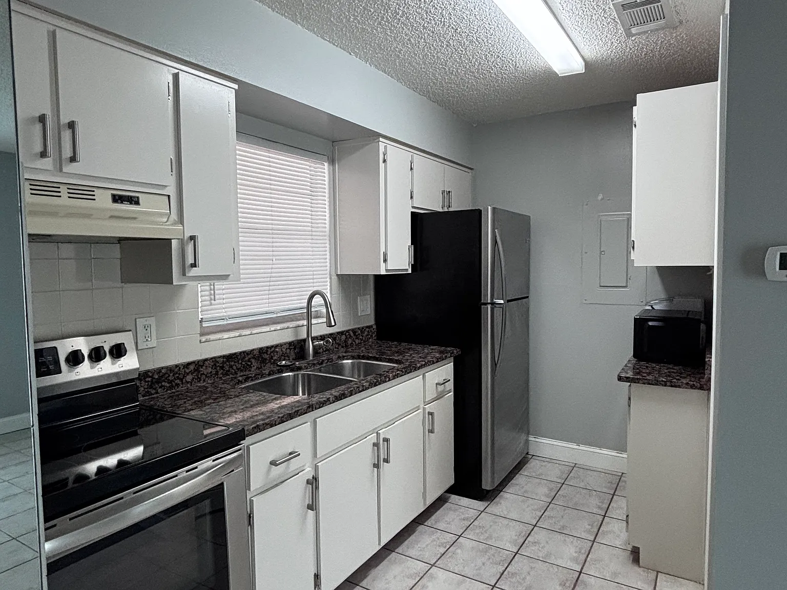 1 bed, 600 sqft, $1,400 — Photo 4