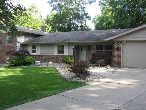 1st image of 1320 E Greenbriar Dr