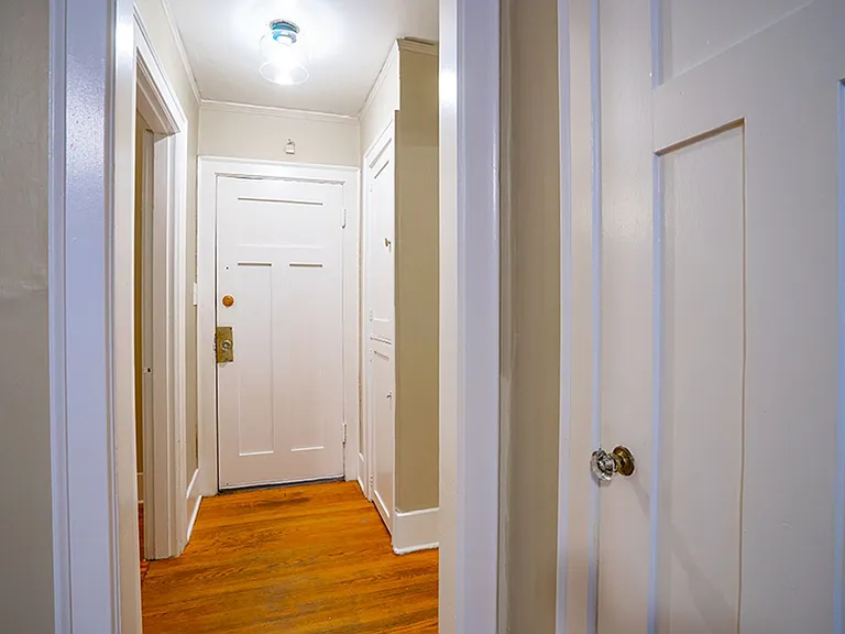 Swansonia Apartments — Photo 20