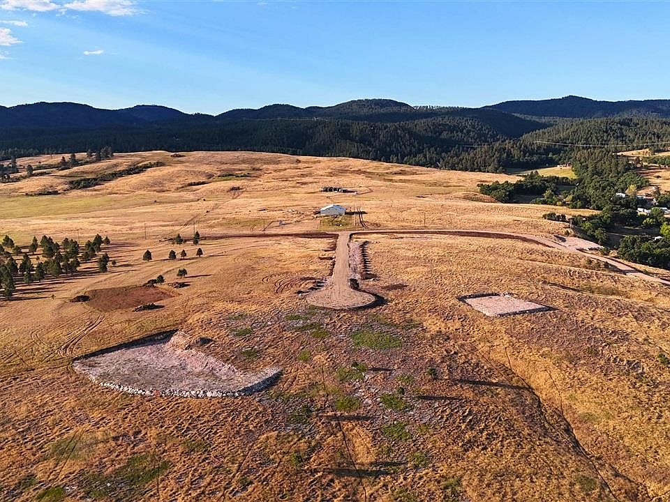 1st image of 6 Centennial Rd