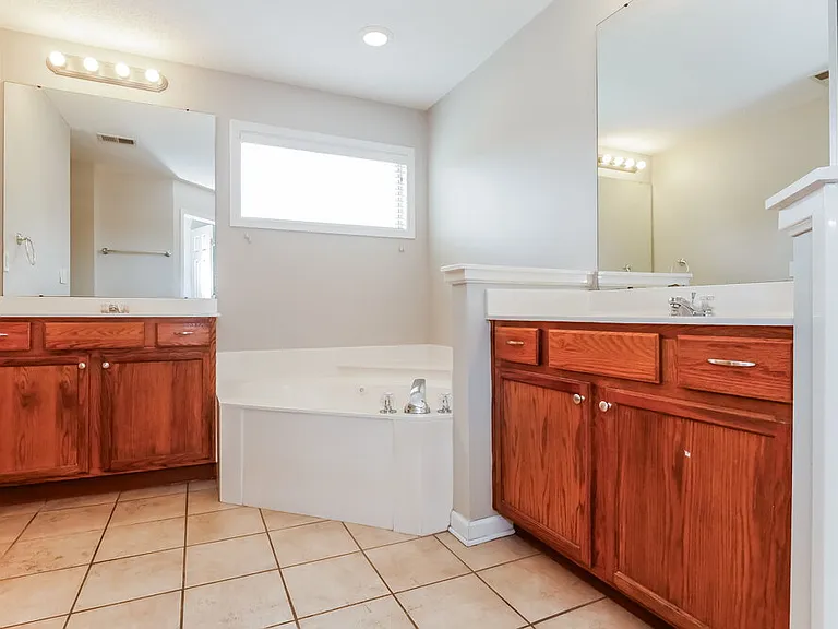 7838 Alexanders Crossing Dr — Photo 12