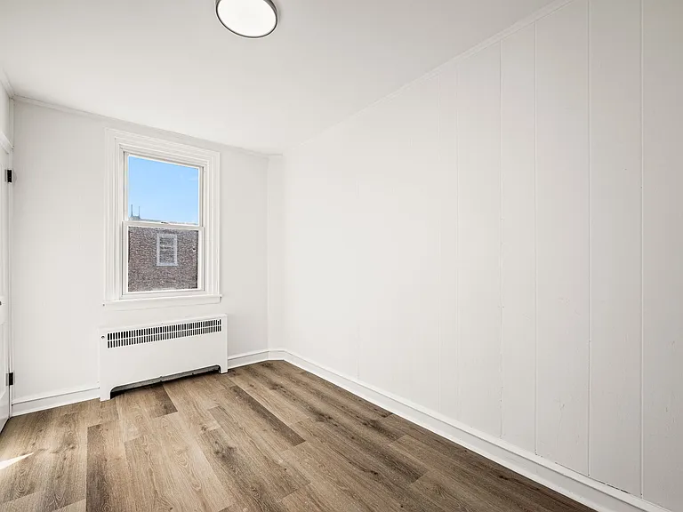 7611 Woolston Ave — Photo 16