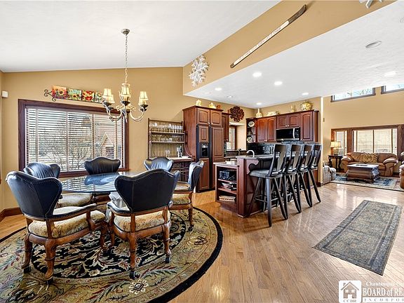 3rd image of 8303 Canterbury Dr