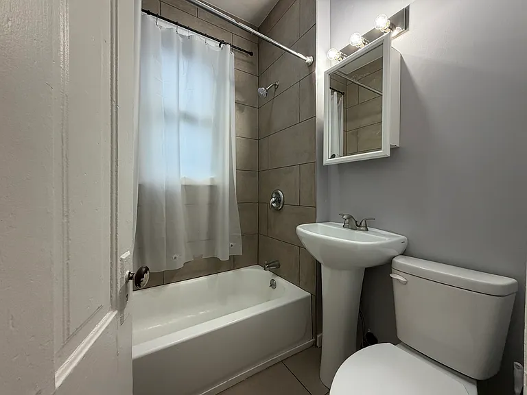 3023 Queen Ave N #1 — Photo 4