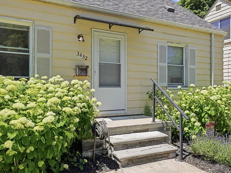 3432 Woodside St — Photo 5