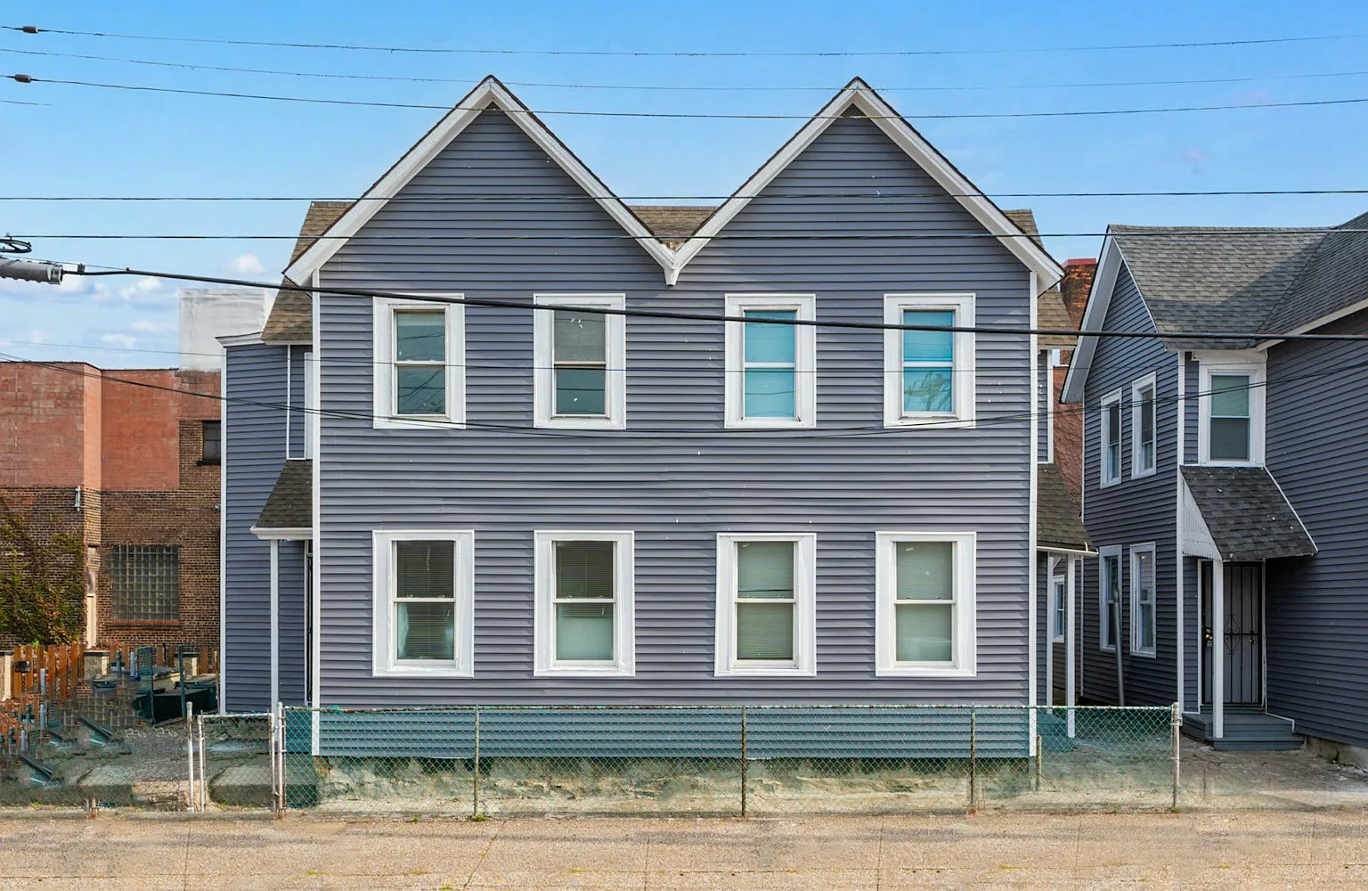 1361 East 45th Street, Unit A — Photo 3