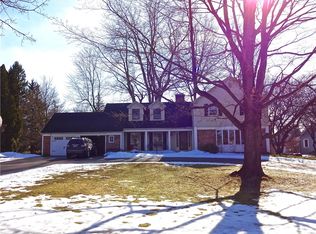 87 N Country Club Dr, Rochester, NY 14618