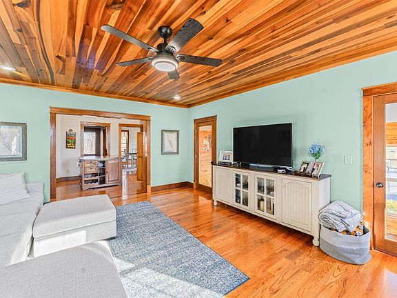 4th image of 1109 Halifax Rd