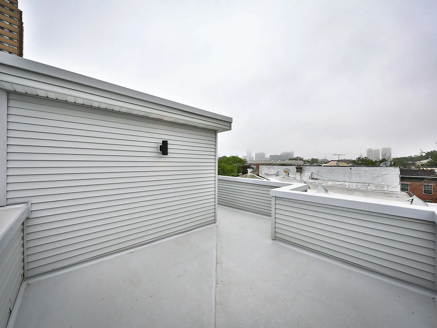 2 bed, 1090 sqft, $2,500 — Photo 4