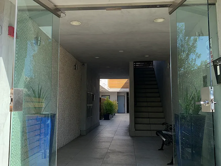 1926 Manning Ave — Photo 21