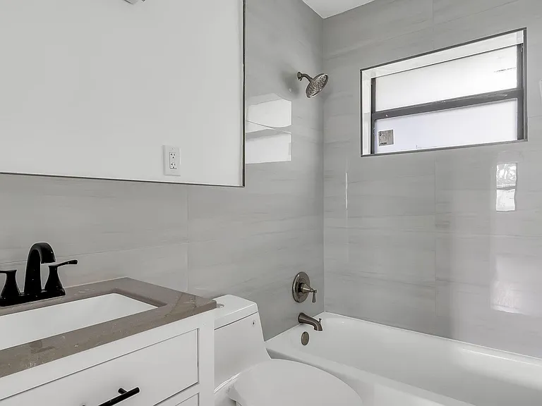 5015 SW 25th St — Photo 14