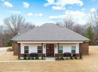 112 Oak Manor Dr, Coldwater, MS 38618