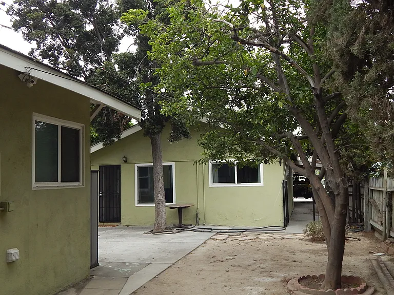 412 S Olive St #2 — Photo 2