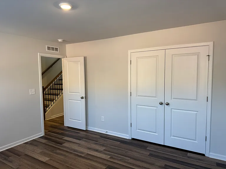 Light Oak Way — Photo 6