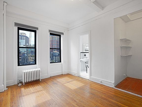 3rd image of 19 W 69th St APT 1202