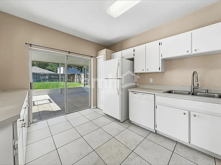 1626 Mosaic Forest Dr — Photo 3
