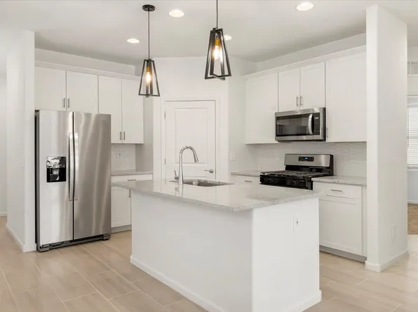 6878 W Sweetshade Ln, Tucson, AZ 85757