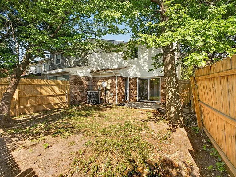 5676 Weblin Dr — Photo 28