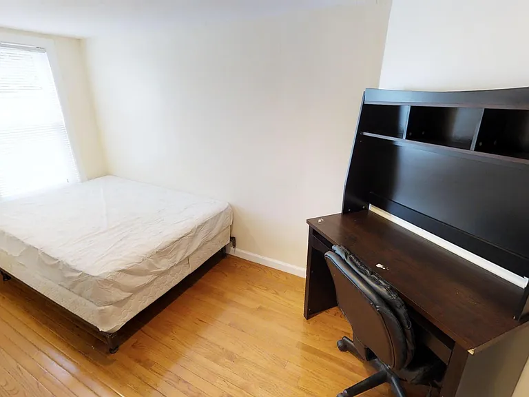 1929 E Genesee St #4 — Photo 8