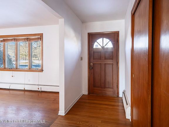 4th image of 609 New Paltz Road