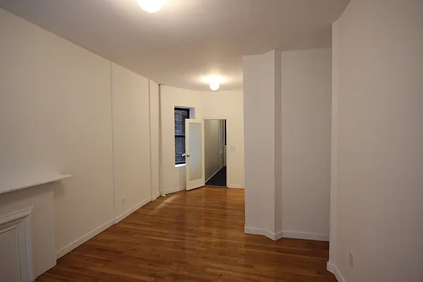 Rented by Aether Property Group | media 28