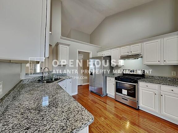5th image of 840 Chatham Park Dr