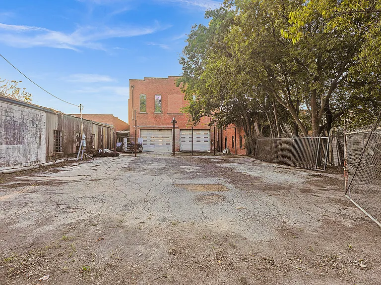 125 S Waco St #2 — Photo 32