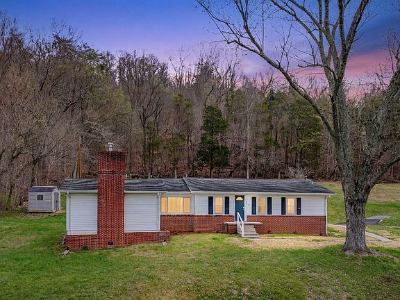 2nd image of 1263 Summerville Rd