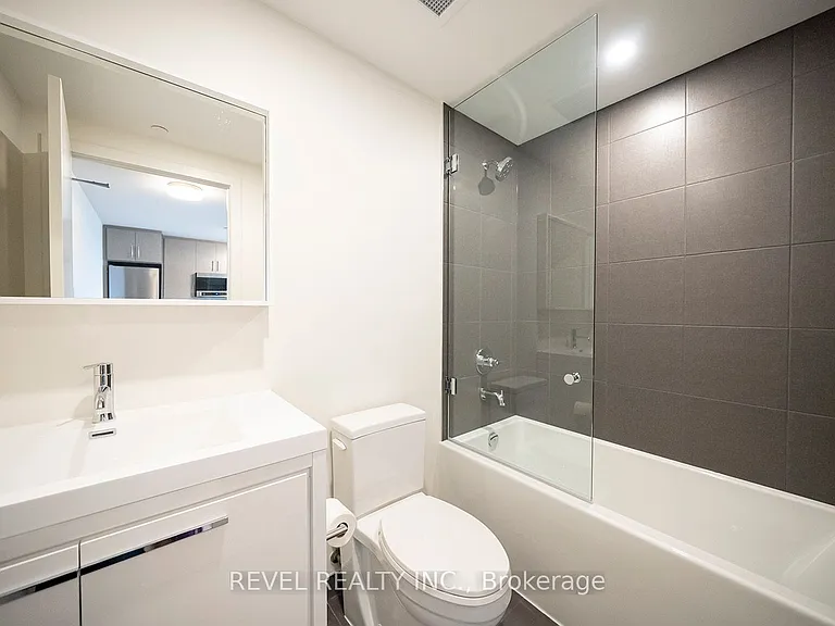 212 King William St #823 — Photo 11